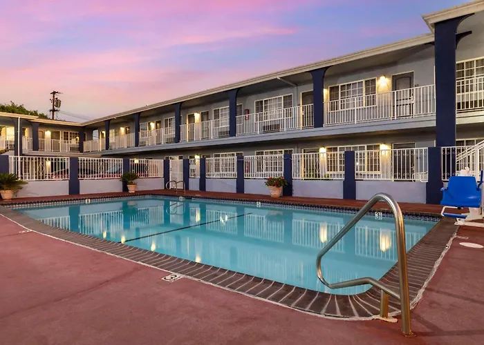 Best Western Orange Plaza