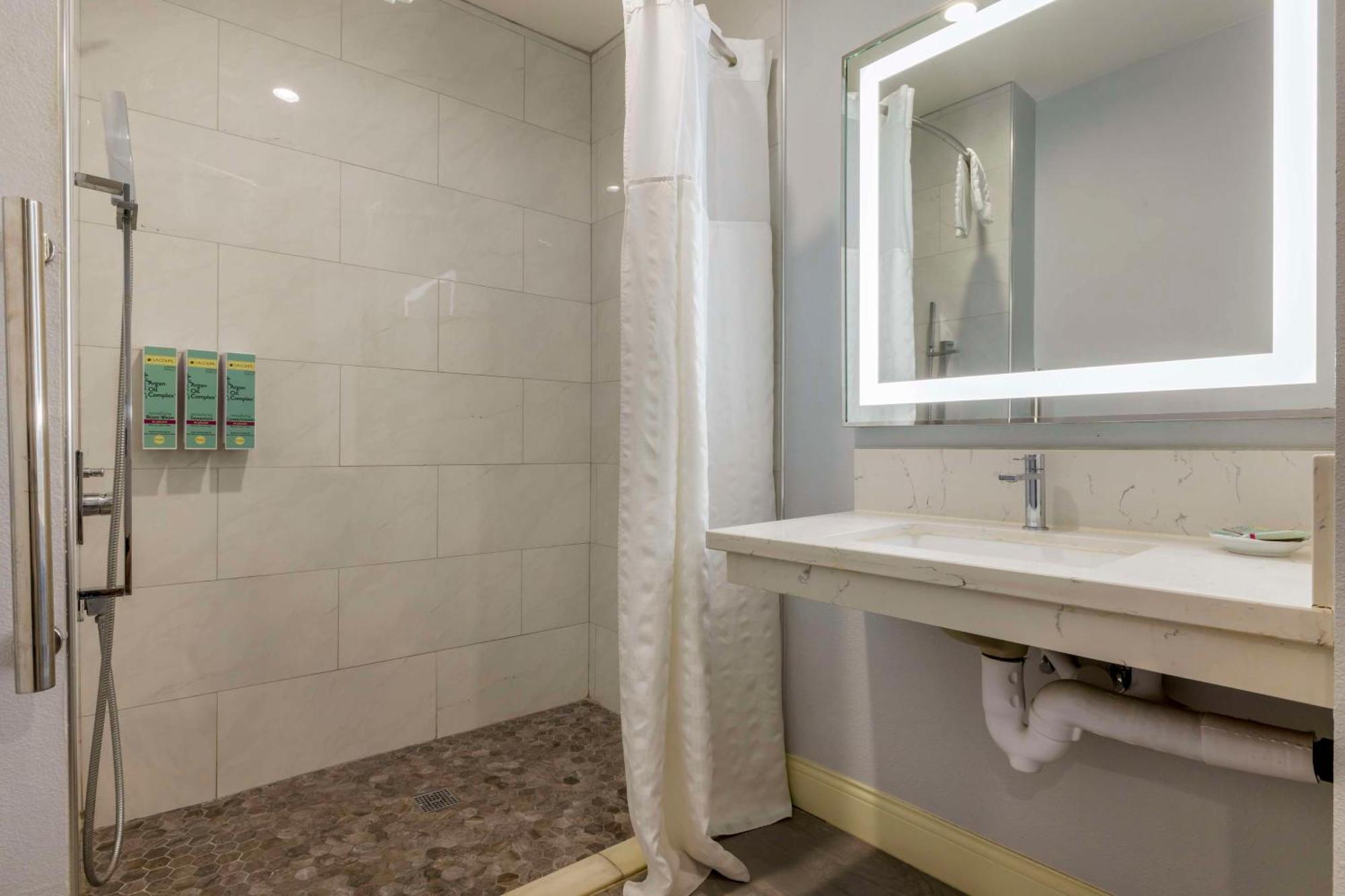 Best Western Plaza Hotel 3*